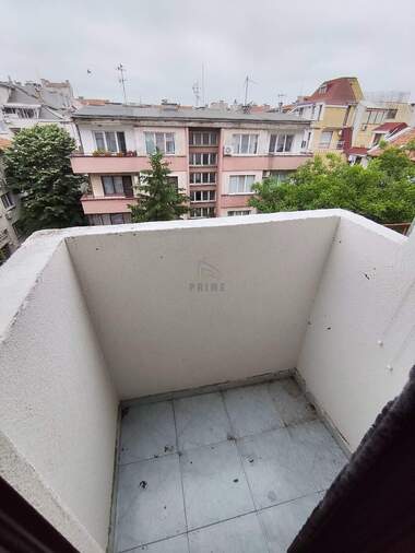 Miete - Wohnung in Wazrajdane,  Burgas
