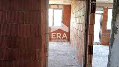 Vânzare - Apartament în Tri ceuceura-sever,  Stara Zagora