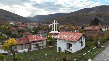 Продажба - Къща в Земен,  Перник