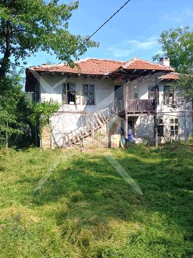 Vânzare - Casă în Dăbovița,  Burgas