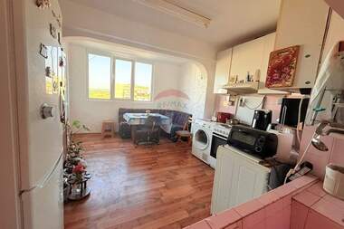 For sale - Apartment in Charodeyka - Iug,  Ruse