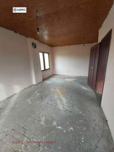 For sale - House in Vylchitryn,  Pleven
