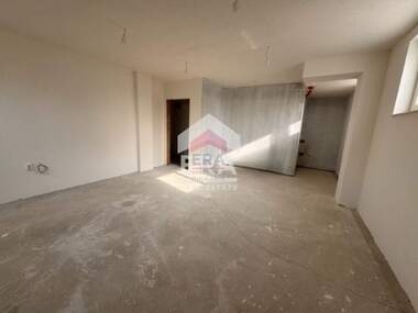 Продажба - Офис в Изгрев,  Варна