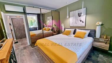 Închiriere - Apartament în Ceaîka,  Varna