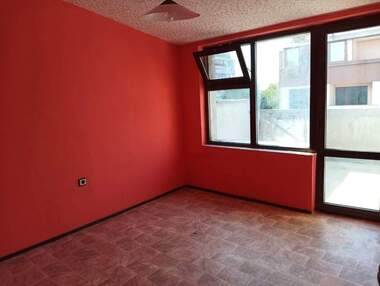 Vânzare - Apartament în Văzrajdane,  Burgas