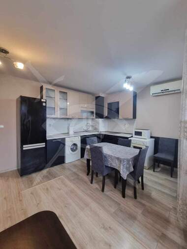 Închiriere - Apartament în Kolhozen pazar,  Varna