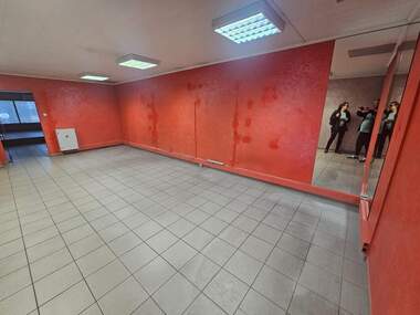 Kira - Ofis/Dükkan/Güzellik salonu/Yer olarak Center,  Plovdiv