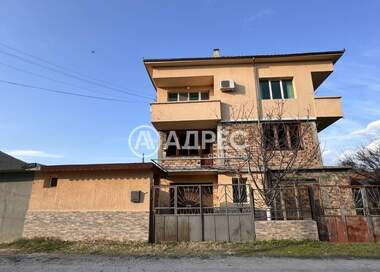 Verkauf - Etage von Haus in Parwomayzi,  Weliko Tarnowo
