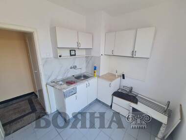 Închiriere - Apartament în Center,  Ruse