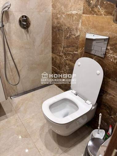 Vânzare - Apartament în Kărșiaka,  Plovdiv