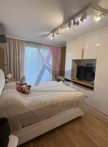 Închiriere - Apartament în Ceaîka,  Varna
