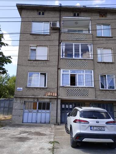 Продажба - Апартамент в Кубрат,  Разград