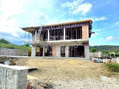For sale - House in Izgrev,  Varna