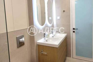 Închiriere - Apartament în Center,  Sofia
