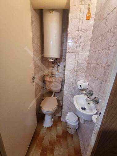 Închiriere - Apartament în Levski,  Varna