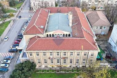 Kira - Yer olarak Center,  Ruse