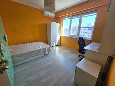Închiriere - Apartament în Slaveîkov,  Burgas