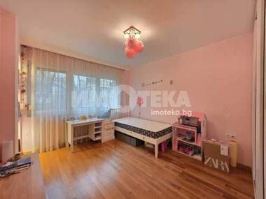 For sale - Apartment in Geo Milev,  Sofia