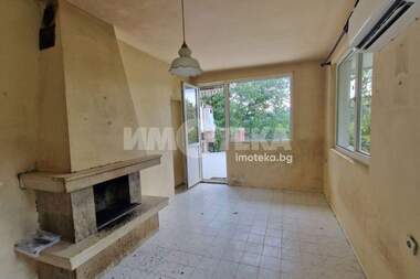 For sale - House in Batulia,  Sofia Oblast