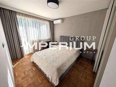 Închiriere - Apartament în Center,  Varna