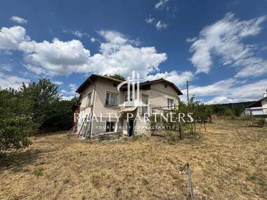 For sale - House in Viskiar,  Pernik