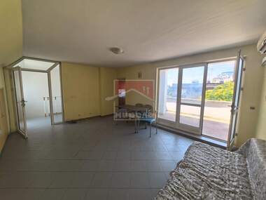 Vânzare - Apartament în Țentăr,  Iambol