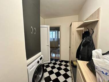 Închiriere - Apartament în Văzrajdane,  Burgas