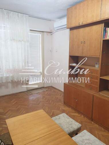 Închiriere - Apartament în Dobrudjanski,  Șumen
