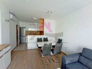 For rent - Apartment in Kolhozen pazar,  Varna