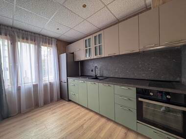 Închiriere - Apartament în Lazur,  Burgas