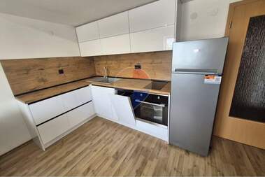 Închiriere - Apartament în Obștiinata,  Varna