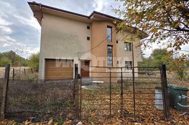 For sale - House in Voluiak,  Sofia