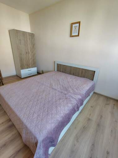 Închiriere - Apartament în Mladost,  Vrața