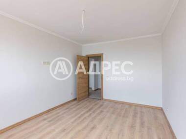 Vânzare - Apartament în Vinița,  Varna