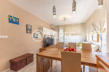 Închiriere - Apartament în Sfinții Constantin și Elena,  Varna