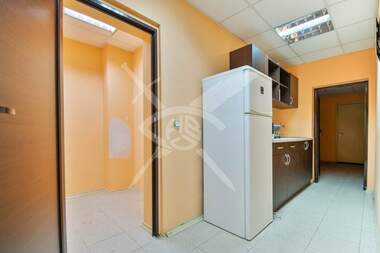 Vânzare - Birou/Magazin/Depozit/Salon de frumusețe/Restaurant/Cabinet de stomatologie în Drujba-2,  Sofia
