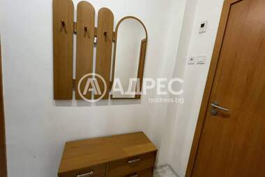 Închiriere - Apartament în Kolhozen pazar,  Varna