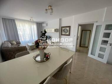 Vânzare - Apartament în Hristo Smirnenski,  Plovdiv
