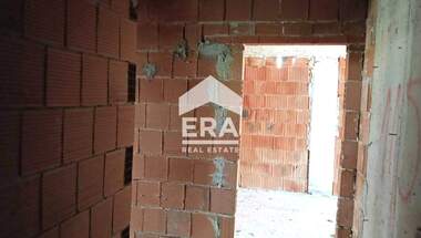 Vânzare - Apartament în Tri ceuceura-sever,  Stara Zagora