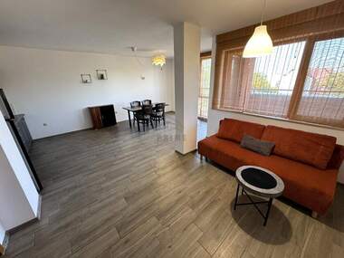 Închiriere - Apartament în Lazur,  Burgas