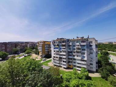 For sale - Apartment in Charodeyka - Iug,  Ruse