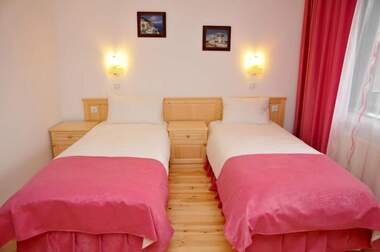 Vânzare - Hotel în Oreșak,  Lovece