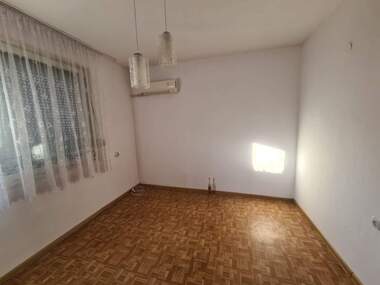 Închiriere - Apartament în Uceiliștini,  Haskovo