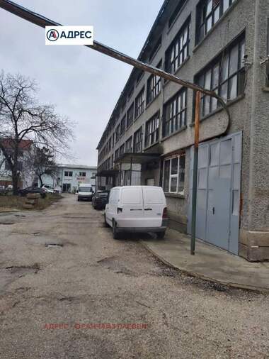 Vânzare - Depozit în Industrialna zona,  Pleven