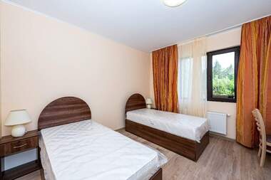 Vânzare - Hotel în Aprilți,  Lovece
