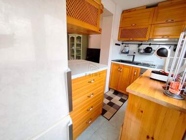 Miete - Wohnung in Wazrajdane,  Burgas