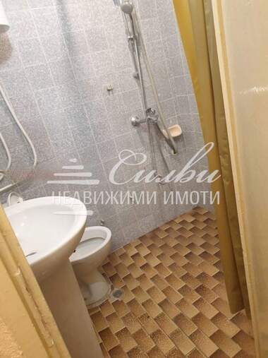 Închiriere - Apartament în Dobrudjanski,  Șumen