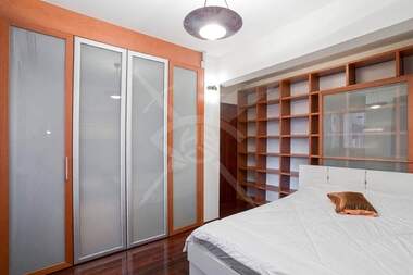 Kira - Apartman olarak Oborishte,  Sofia