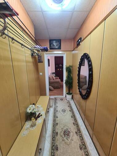 Vânzare - Apartament în Liuben Karavelov,  Haskovo