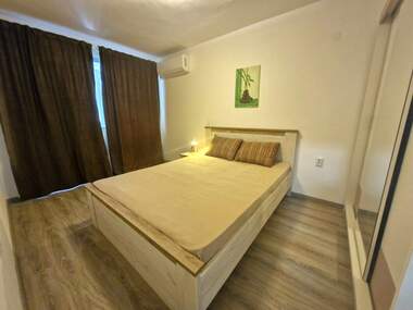Închiriere - Apartament în Lazur,  Burgas